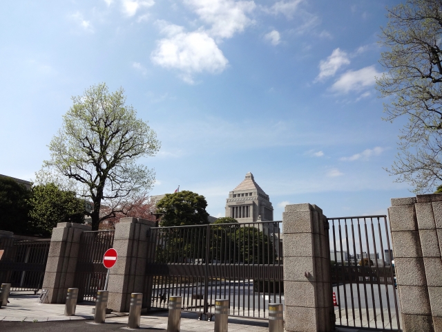 参議院事務職員との婚活とは